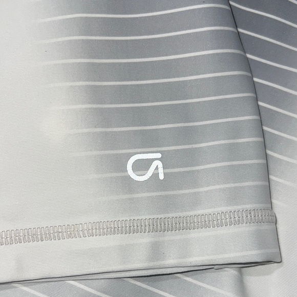 GAP Women's Black and White Gradient Capri Leggings - Picture 4 of 6